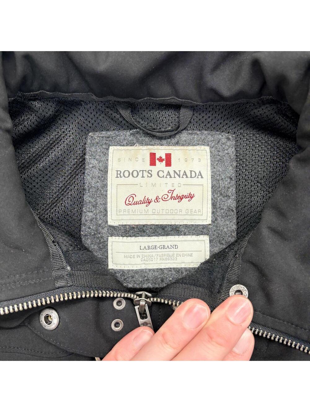 Roots Canada Lobster Clasp Outdoor Coat Size Women's Large - Picture 3 of 8